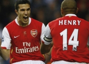 开云官方app入口-欧冠淘汰赛之夜，恩比德表现堪称教科书，当篮球巨星在足球巅峰之夜闪耀