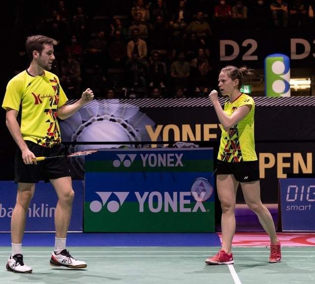 包含法国羽毛球队完胜英格兰羽毛球队，辛杜统治全场的词条