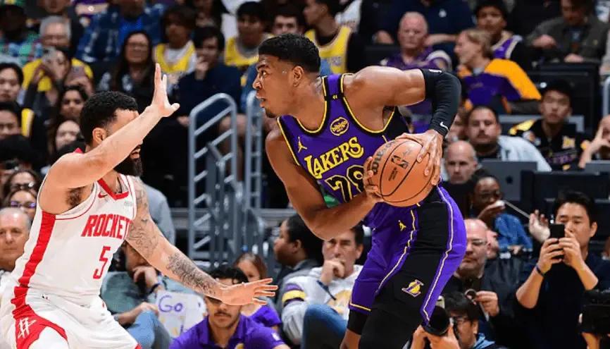 关于湖人B队翻盘独行侠,凯尔·库兹马制霸全场的信息 关于湖人B队翻盘独行侠,凯尔·库兹马制霸全场的信息