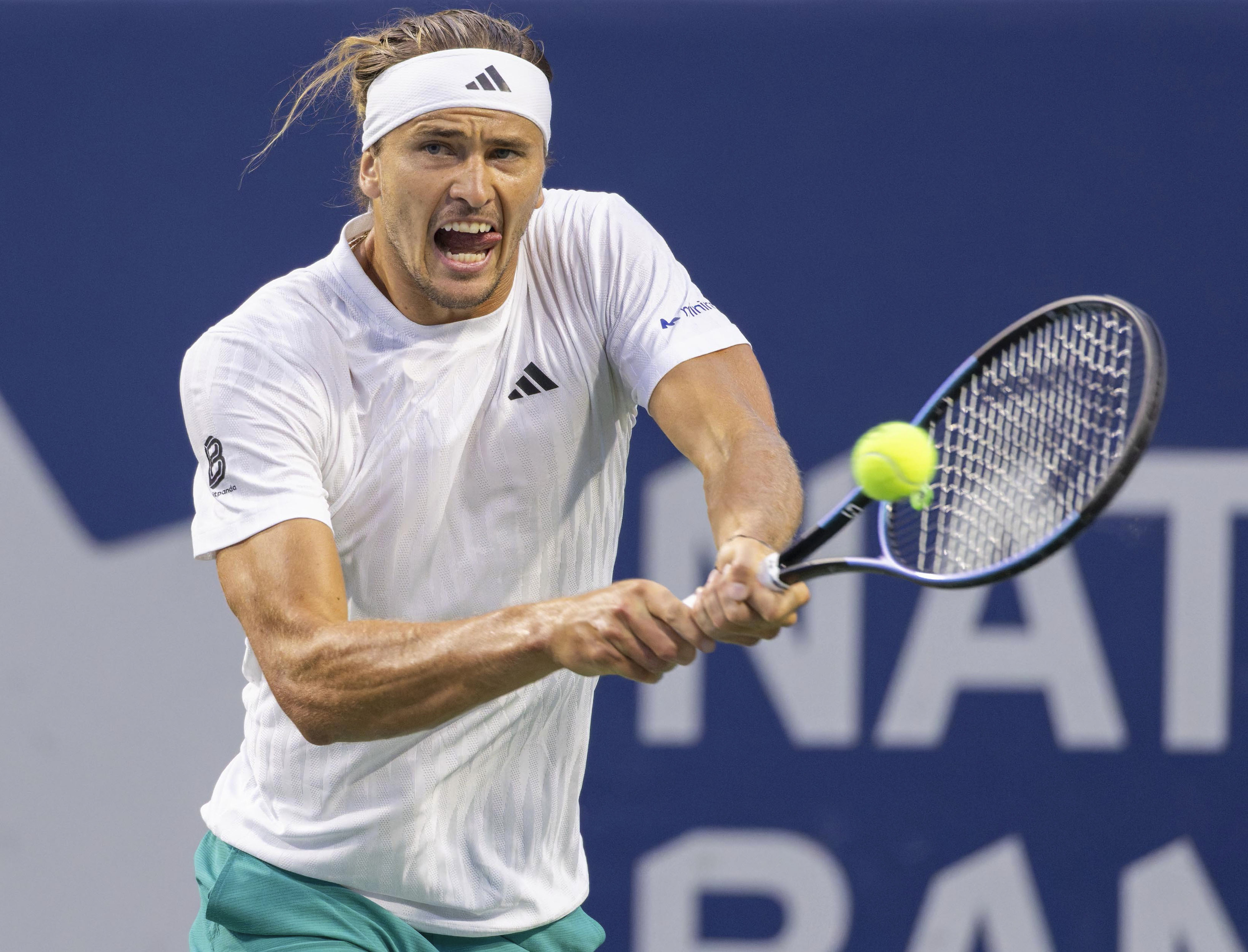 西班牙网球队碾压法国网球队,兹维列夫打破历史纪录的简单介绍 西班牙网球队碾压法国网球队,兹维列夫打破历史纪录的简单介绍