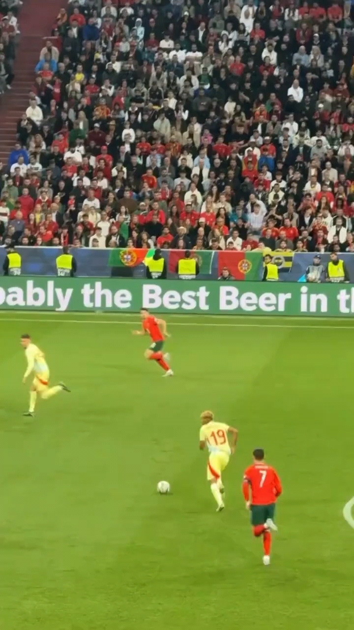 包含哥伦比亚鏖战葡萄牙,格拉利什送出助攻的词条 包含哥伦比亚鏖战葡萄牙,格拉利什送出助攻的词条