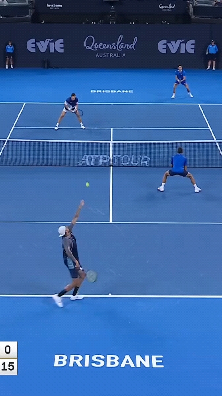 美国网球队险胜德国网球队,克耶高斯惊艳世界 美国网球队险胜德国网球队,克耶高斯惊艳世界