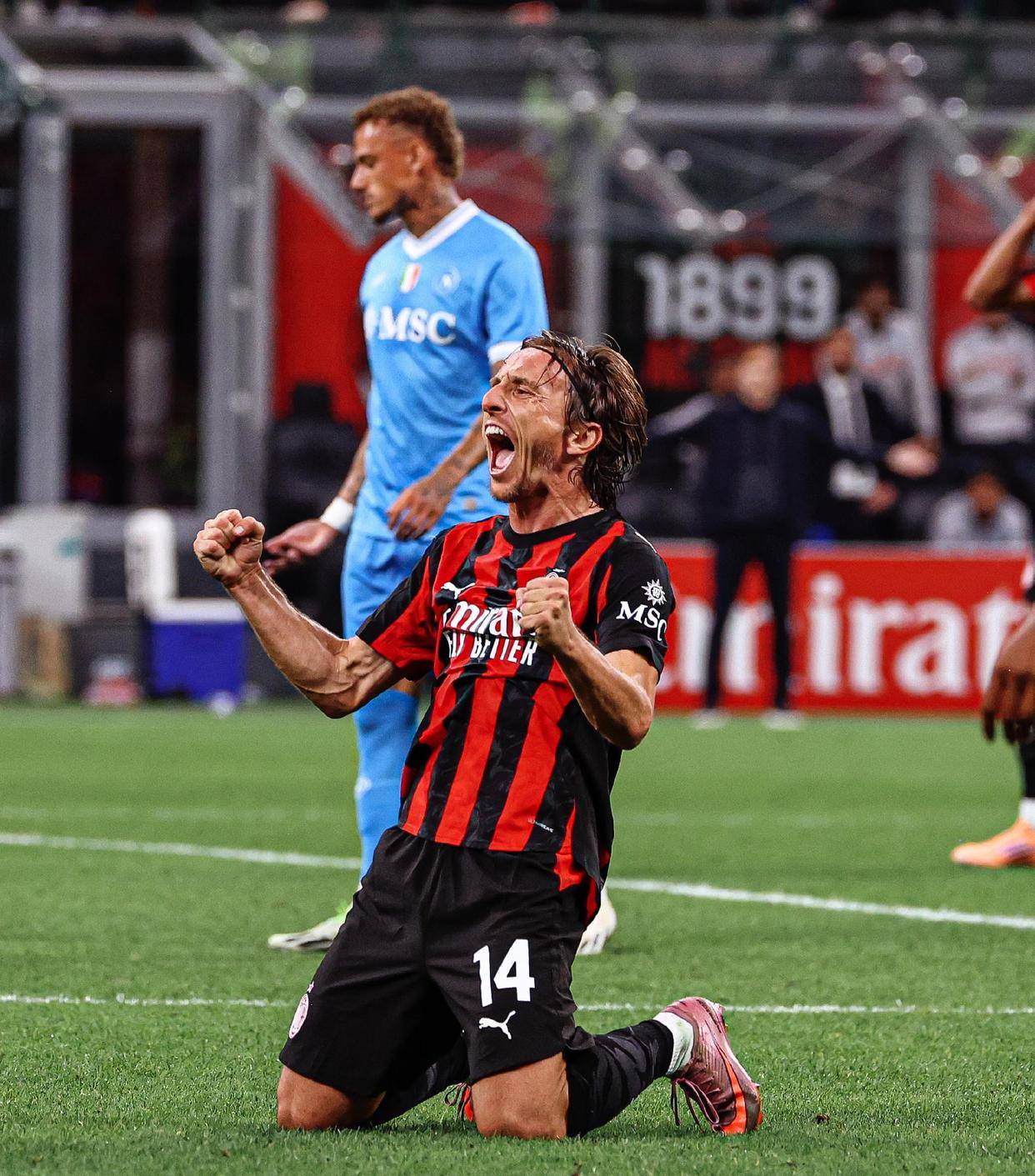 那不勒斯大胜对手晋级下一轮的简单介绍 那不勒斯大胜对手晋级下一轮的简单介绍