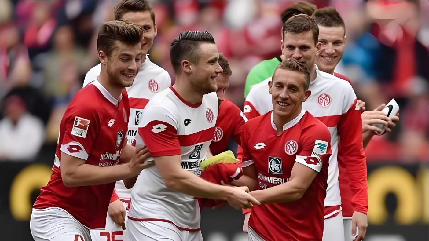 包含门兴格拉德巴赫球员技术精湛,引领球队取胜的词条 包含门兴格拉德巴赫球员技术精湛,引领球队取胜的词条