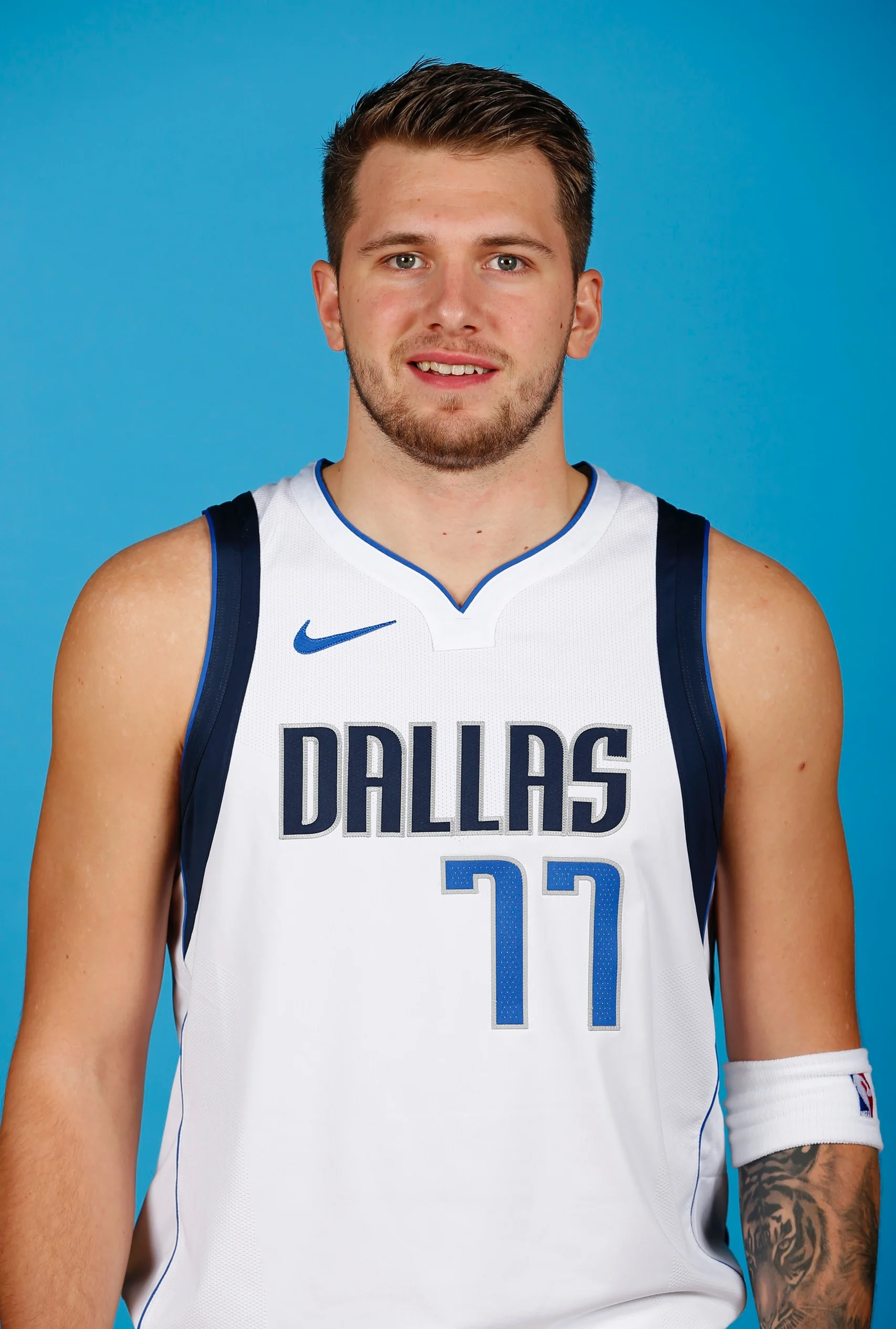 年轻球员崭露头角，成为球队新希望的简单介绍