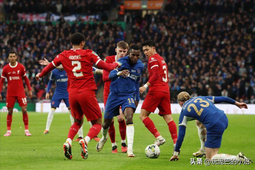 包含利物浦大胜巴黎晋级欧国联四强的词条