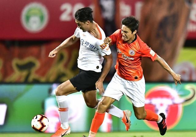 关于天海客场险胜大连一方,全取三分再次领跑的信息 关于天海客场险胜大连一方,全取三分再次领跑的信息