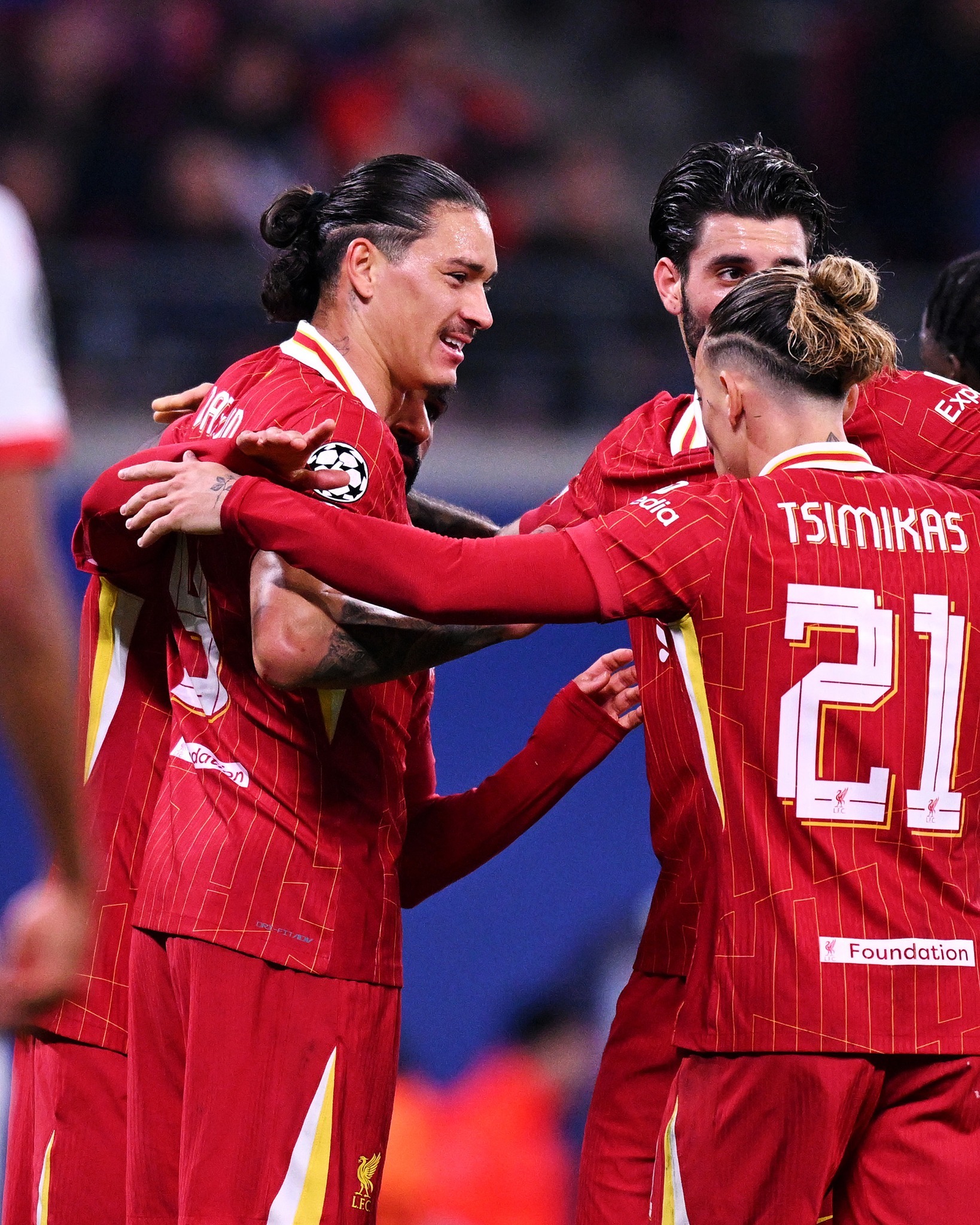 利物浦客场击败曼联,继续追赶榜首的简单介绍 利物浦客场击败曼联,继续追赶榜首的简单介绍