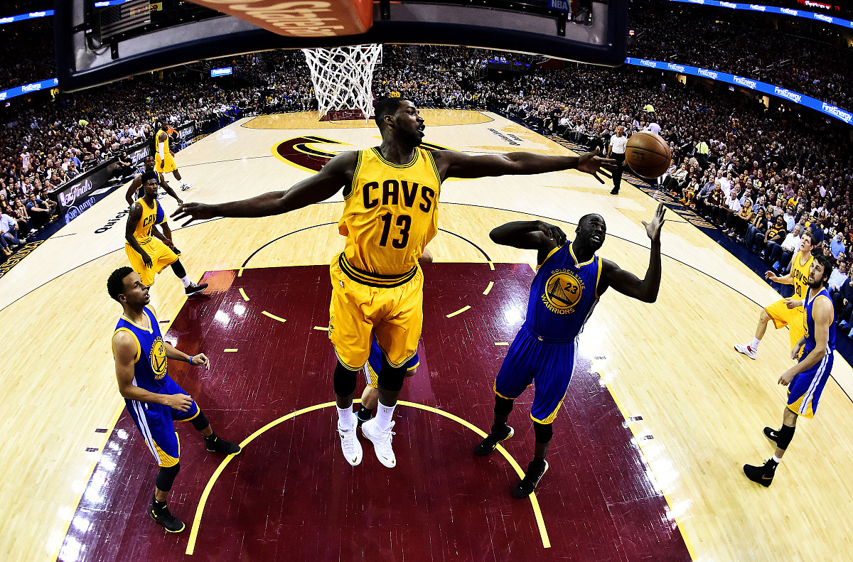 关于公牛鏖战76人,麦科勒姆关键制胜的信息 关于公牛鏖战76人,麦科勒姆关键制胜的信息