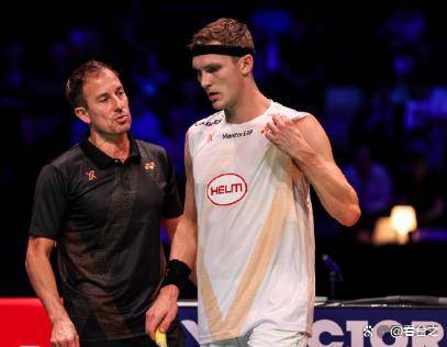 包含马来西亚队鏖战泰国队，安赛龙统治全场的词条