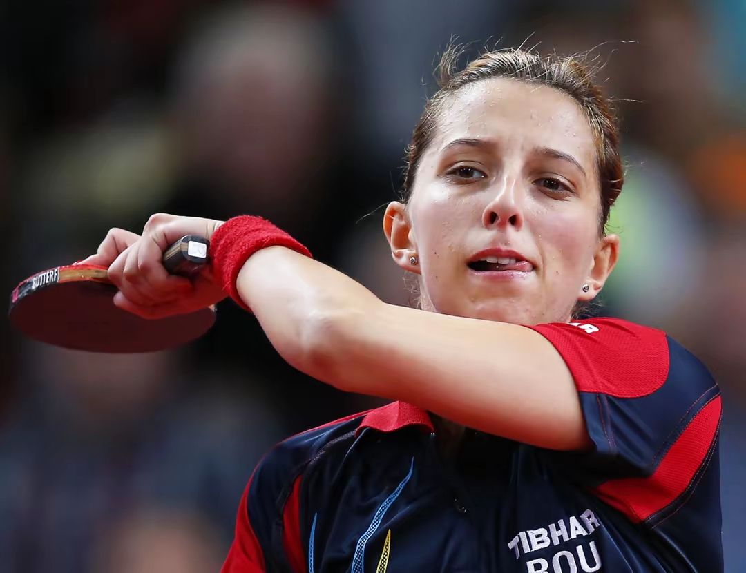 包含瑞典不敌罗马尼亚，遭遇小插曲的词条