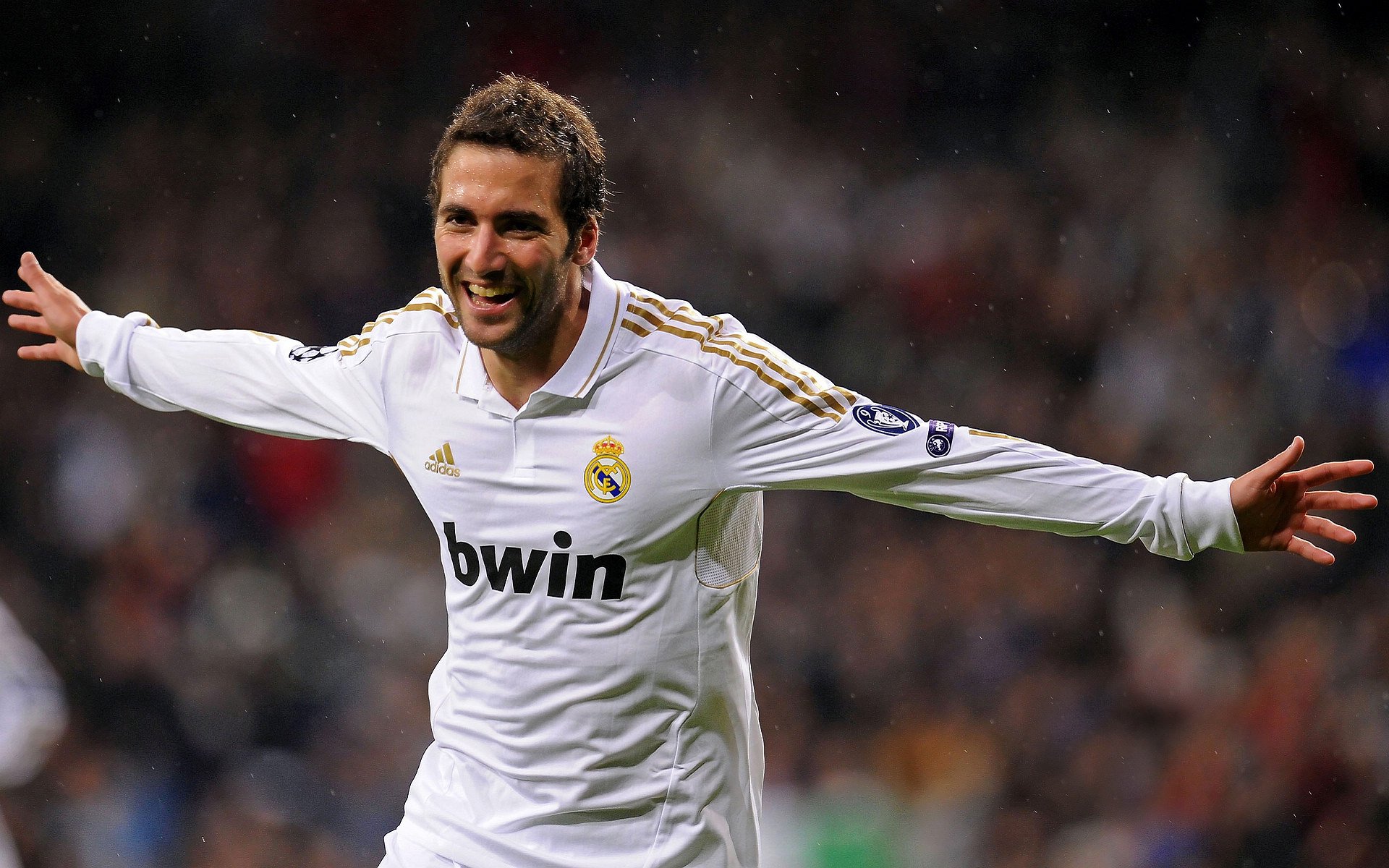 世界排名争夺战之夜，阿坎吉统治全场