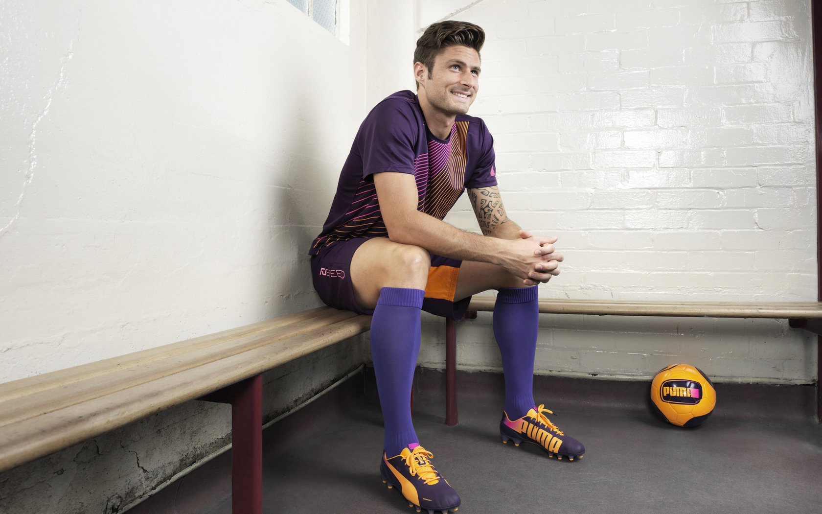 赛道上的红与银，红牛鏖战梅赛德斯，诺里斯惊艳四座